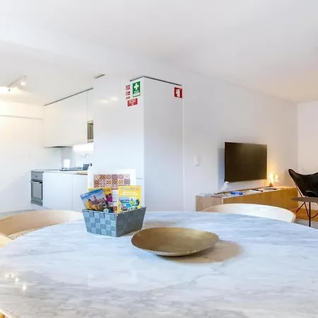 Principe Real Charming Duplex Ac Ground Floor Apartman