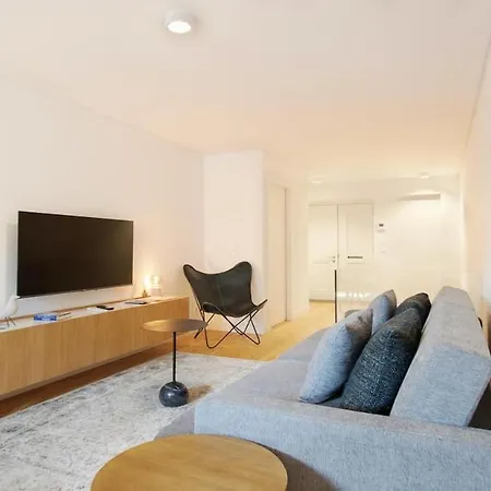 Апартаменты Principe Real Charming Duplex Ac Ground Floor *