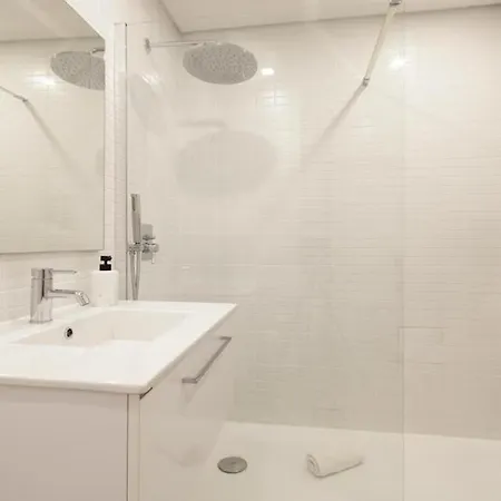 Principe Real Charming Duplex Ac Ground Floor *