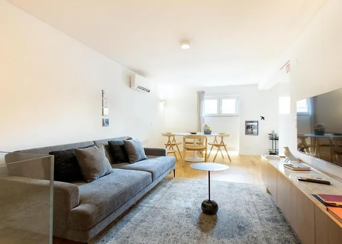 Principe Real Charming Duplex Ac Ground Floor *