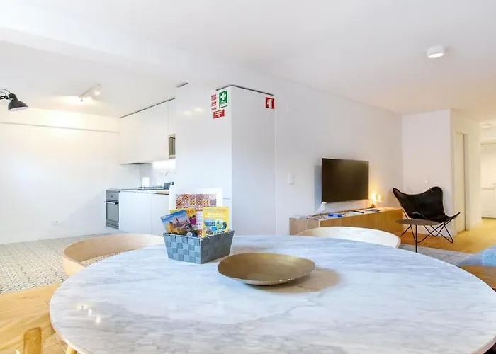 Principe Real Charming Duplex Ac Ground Floor شقة