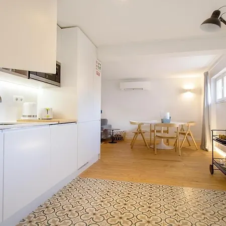 דירה Principe Real Charming Duplex Ac Ground Floor ליסבון